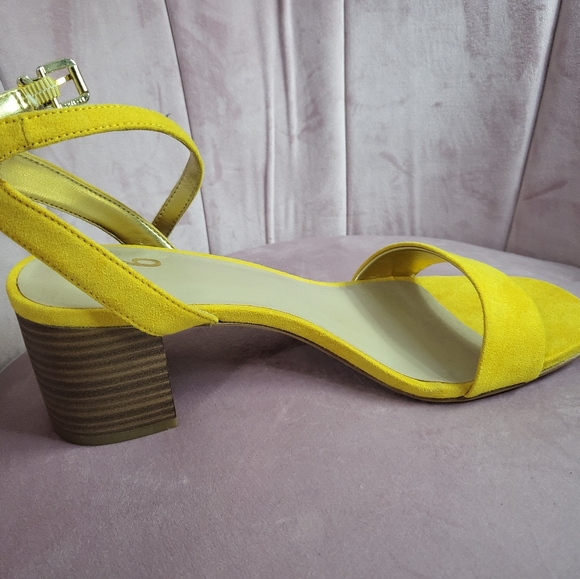 Yellow sandals - Picture 5 of 5